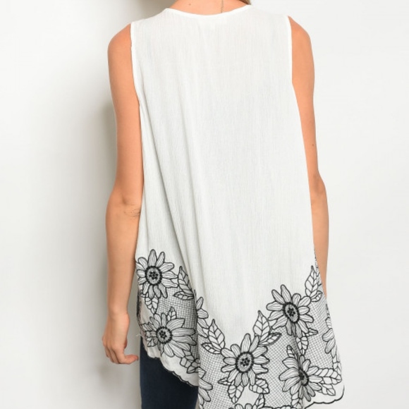 White Black Vest - Picture 2 of 3